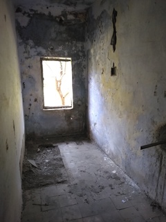 bathroom2.jpg
